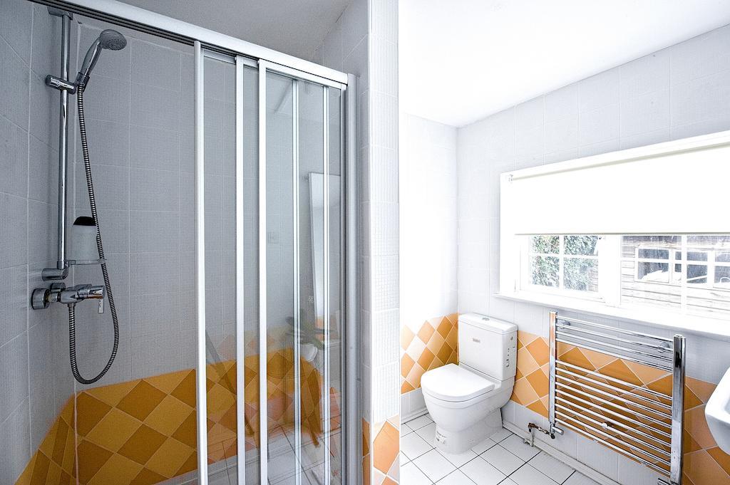 Bed and Breakfast Angel View Guildford Zimmer foto