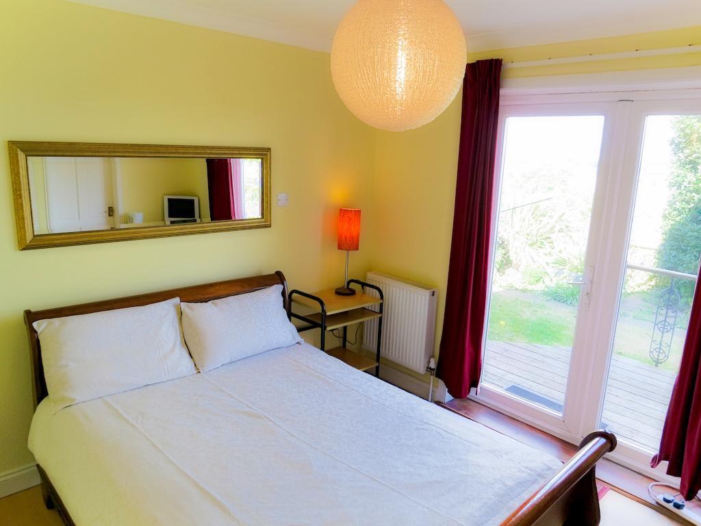 Bed and Breakfast Angel View Guildford Zimmer foto